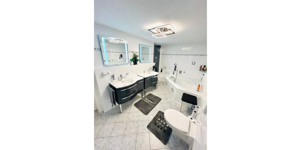 Einfamilienhaus Helmbrechts / Ort Helmbrechts - 7 Zimmer, 170 m&sup2;, 360.000&euro; | Angebot:25715587