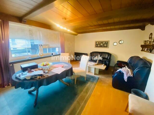 Einfamilienhaus Oberkotzau - 7 Zimmer, 215 m&sup2;, 140.000&euro; | Angebot:25714659