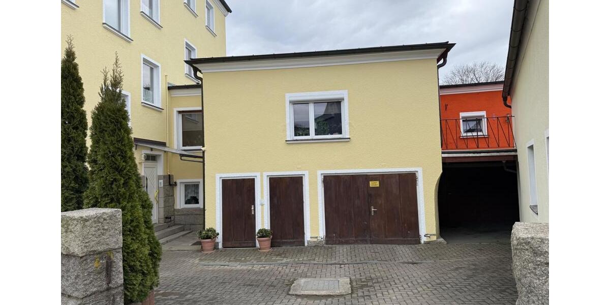 Mehrfamilienhaus, Wohnhaus Hof Altstadt - 22 Zimmer, 571 m&sup2;, 649.000&euro; | Angebot:25990131