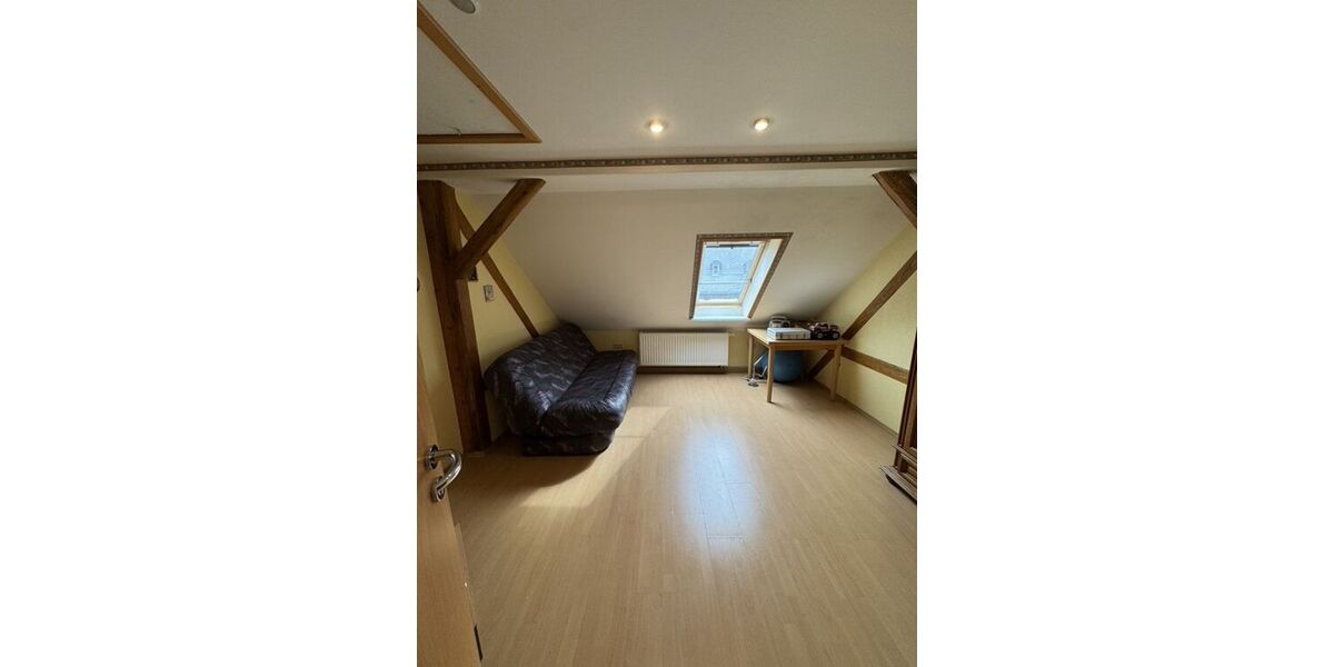 Provisionsfrei* Kernsaniertes Reihenmittelhaus in Kirchenlamitz - sehr gepflegt, sofort bezugsbereit - Reihenmittelhaus Kirchenlamitz Hohenbuch | Angebot:23381744