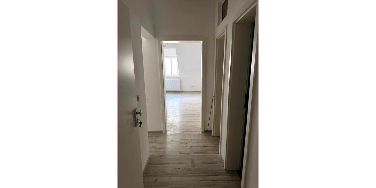Dachgeschoßwohnung Plauen - 4 Zimmer, 120 m&sup2;, 940&euro; | Angebot:26048430