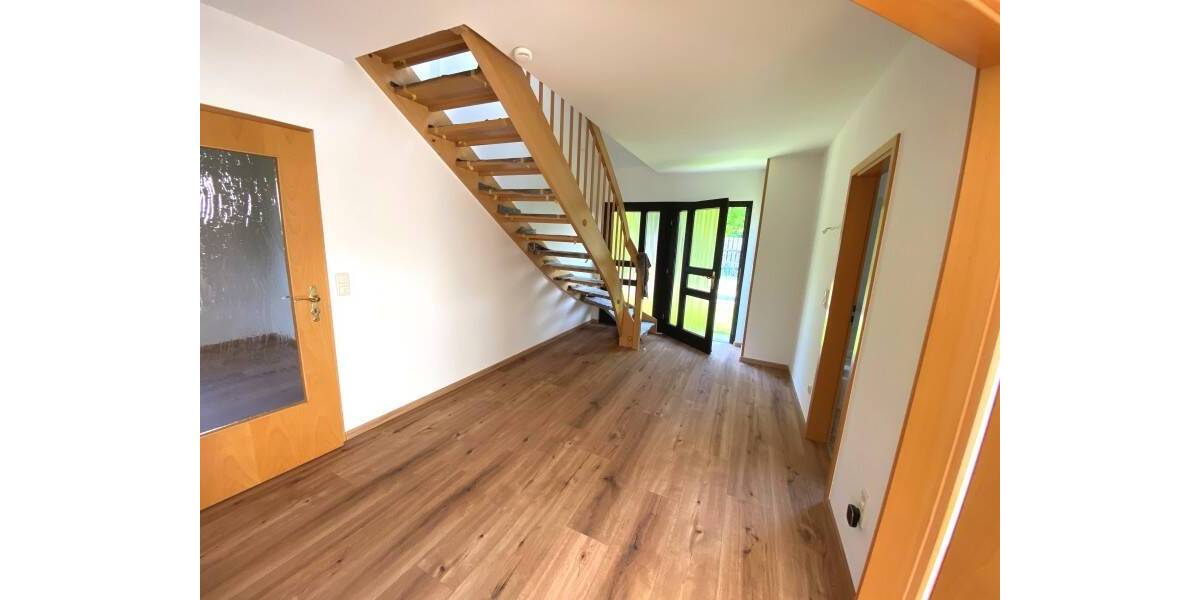 Etagenwohnung Plauen Thiergarten - 3 Zimmer, 120 m&sup2;, 1.100&euro; | Angebot:26786863