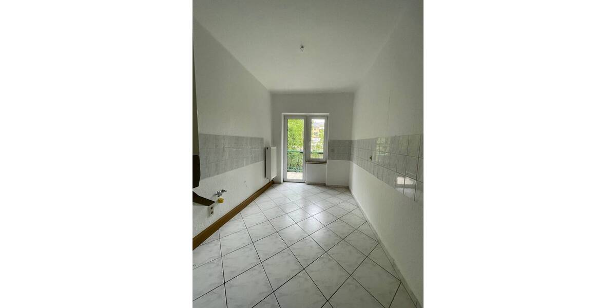 Etagenwohnung Plauen Stadtmitte - 3 Zimmer, 63 m&sup2;, 300&euro; | Angebot:25674922