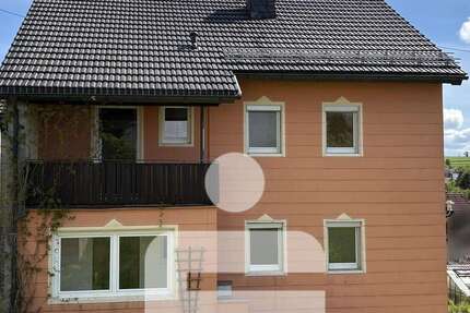 Haus Geroldsgrün - 4 Zimmer, 145 m&sup2;, 145.000&euro; | Angebot:26753438