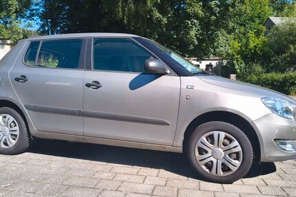Skoda Fabia 76.000 km 3.950 &euro; Leupoldsgrün 95191