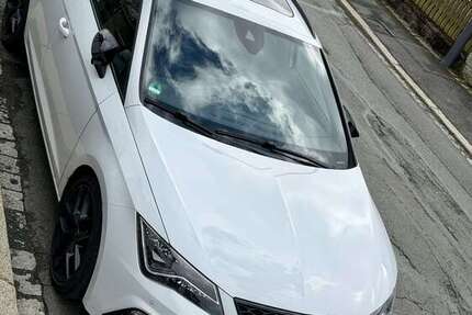 Seat Leon 75.000 km 25.999 &euro; Schwarzenbach a. Wald 95131