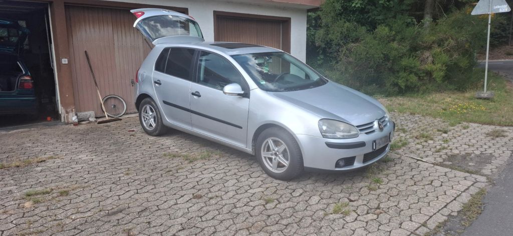 VW Golf 248.000 km 2.999 &euro; Naila 95119