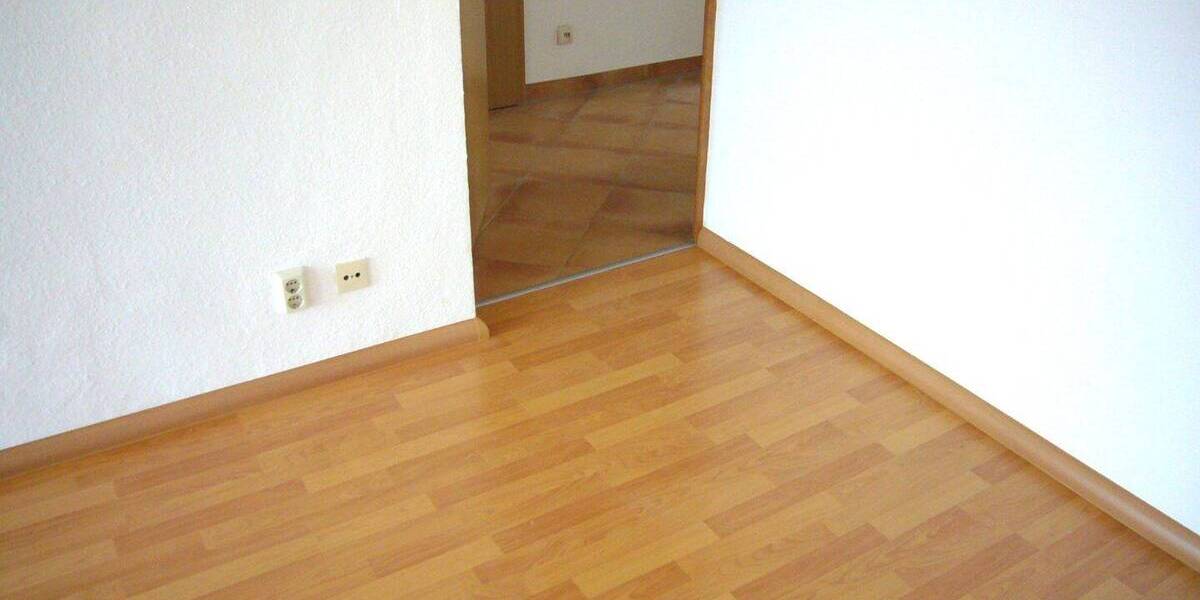 Etagenwohnung Plauen Südvorstadt - 2 Zimmer, 49 m&sup2;, 285&euro; | Angebot:26170901