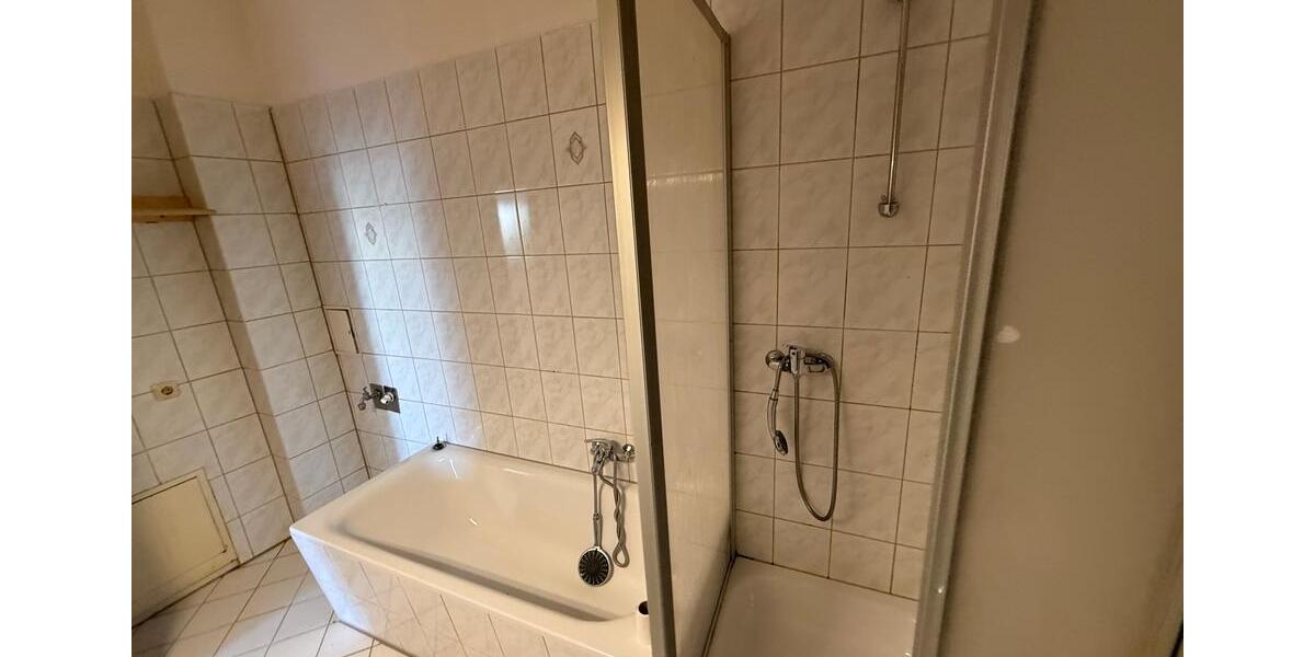 Etagenwohnung Plauen - 3 Zimmer, 96 m&sup2;, 480&euro; | Angebot:25887081