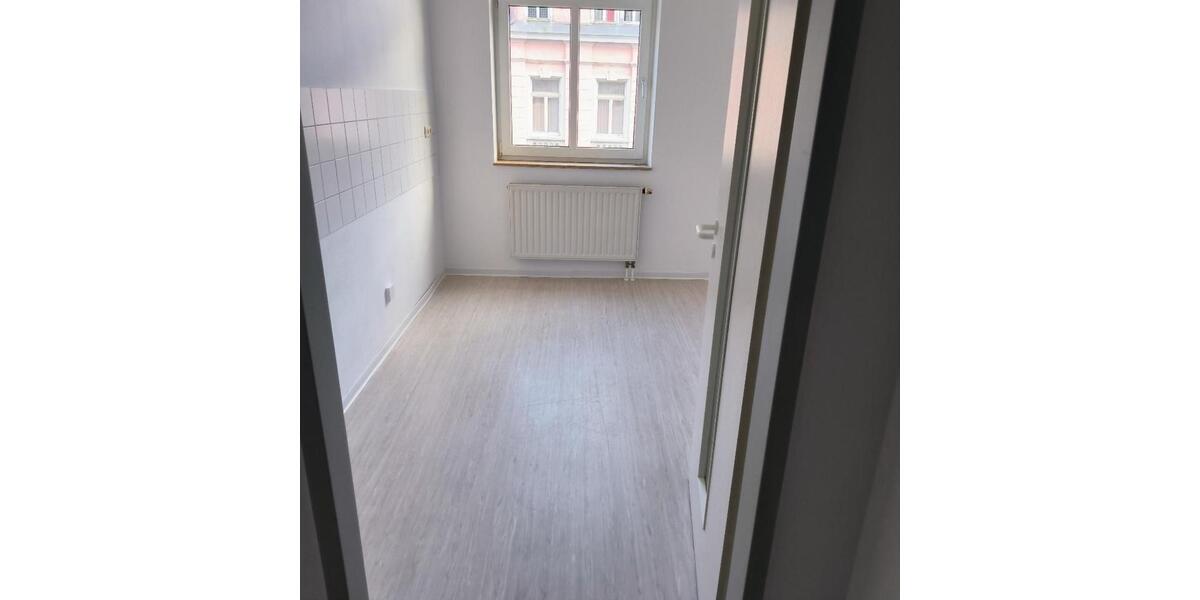 Etagenwohnung Plauen - 2 Zimmer, 63 m&sup2;, 315&euro; | Angebot:25444222