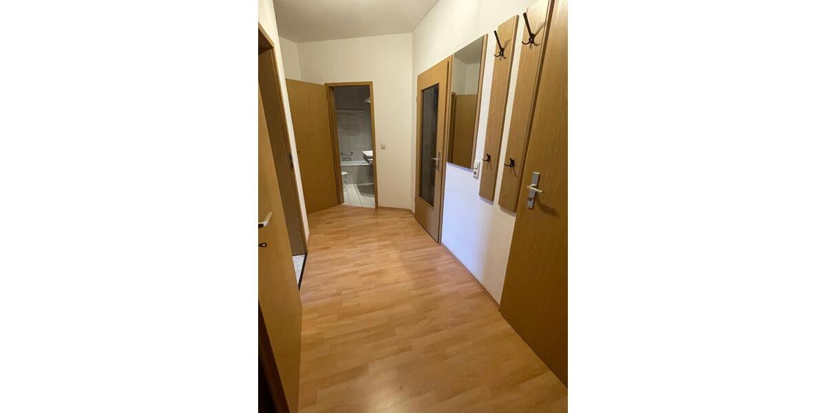 Etagenwohnung Plauen - 3 Zimmer, 65 m&sup2;, 390&euro; | Angebot:23582828