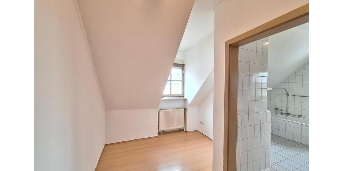 Etagenwohnung Hof Neuhof - 3 Zimmer, 80 m&sup2;, 600&euro; | Angebot:25804394