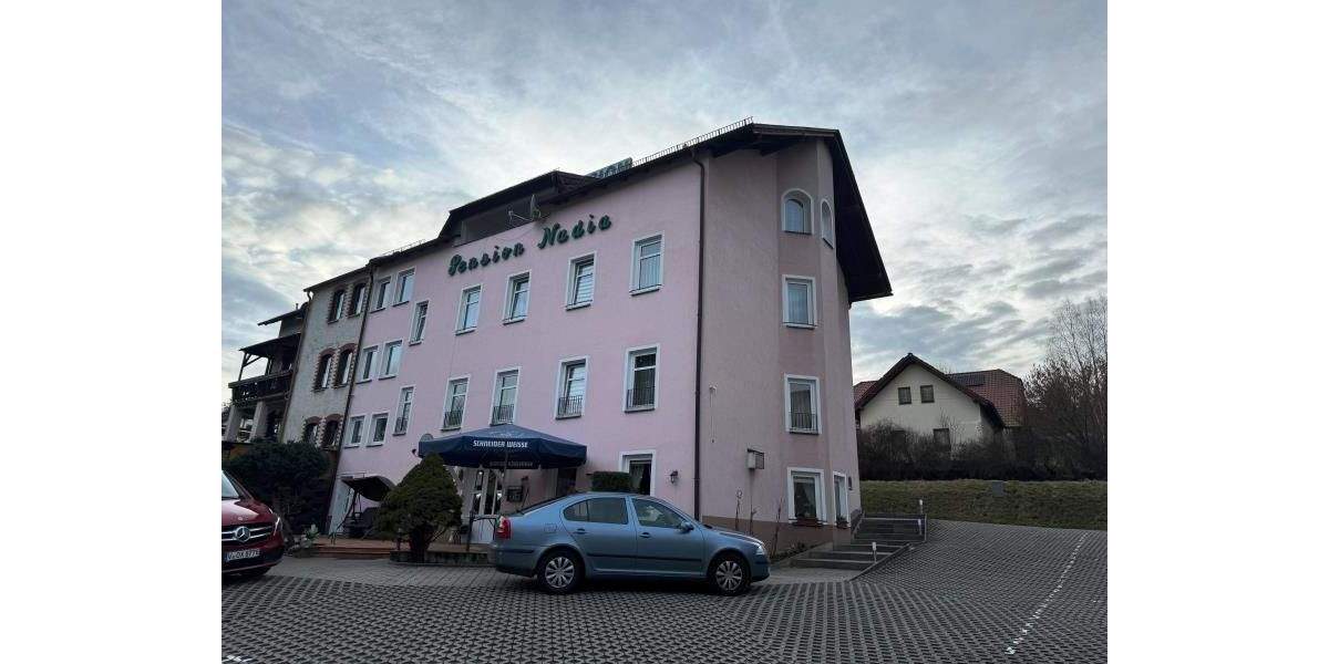 Einfamilienhaus Adorf - 8 Zimmer, 385.000&euro; | Angebot:25776513