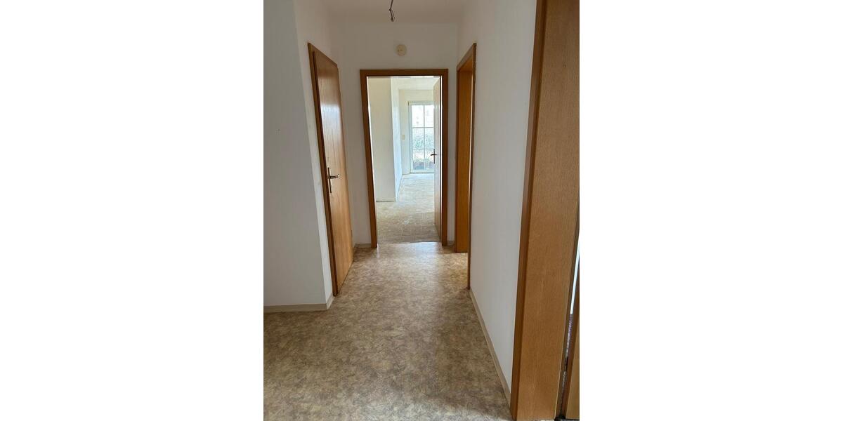 Hochparterre Helmbrechts - 2 Zimmer, 71 m&sup2;, 89.000&euro; | Angebot:25721230