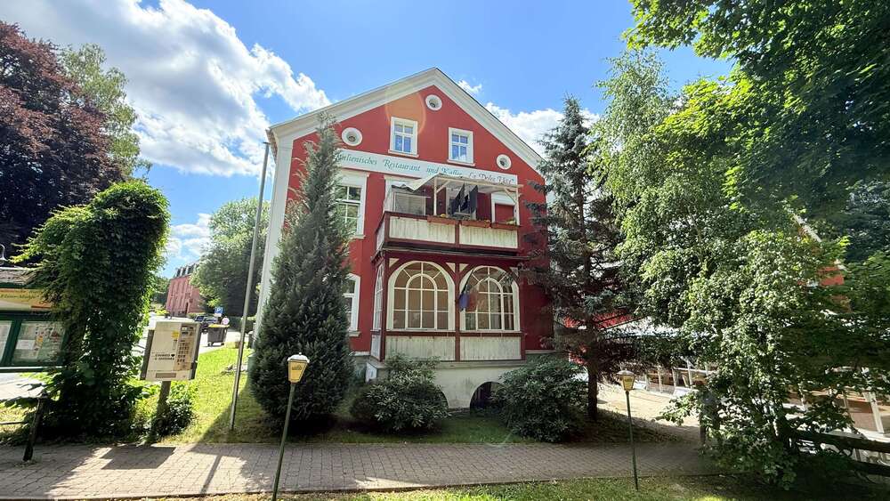 Einfamilienhaus Bad Elster - 16 Zimmer, 420 m&sup2;, 365.000&euro; | Angebot:21614101