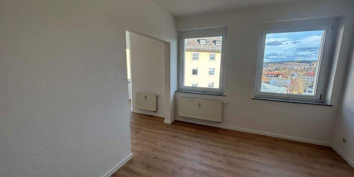Etagenwohnung Plauen Stadtmitte - 3 Zimmer, 68 m&sup2;, 375&euro; | Angebot:26155802