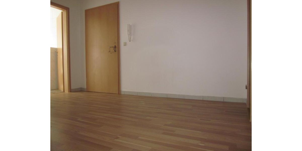 Dachgeschoßwohnung Plauen Bahnhofsvorstadt - 3 Zimmer, 81 m&sup2;, 379&euro; | Angebot:19935404