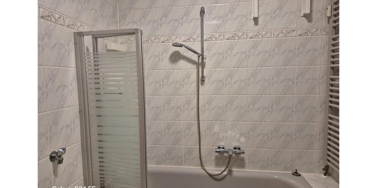 Etagenwohnung Plauen - 3 Zimmer, 66 m&sup2;, 335&euro; | Angebot:25838534