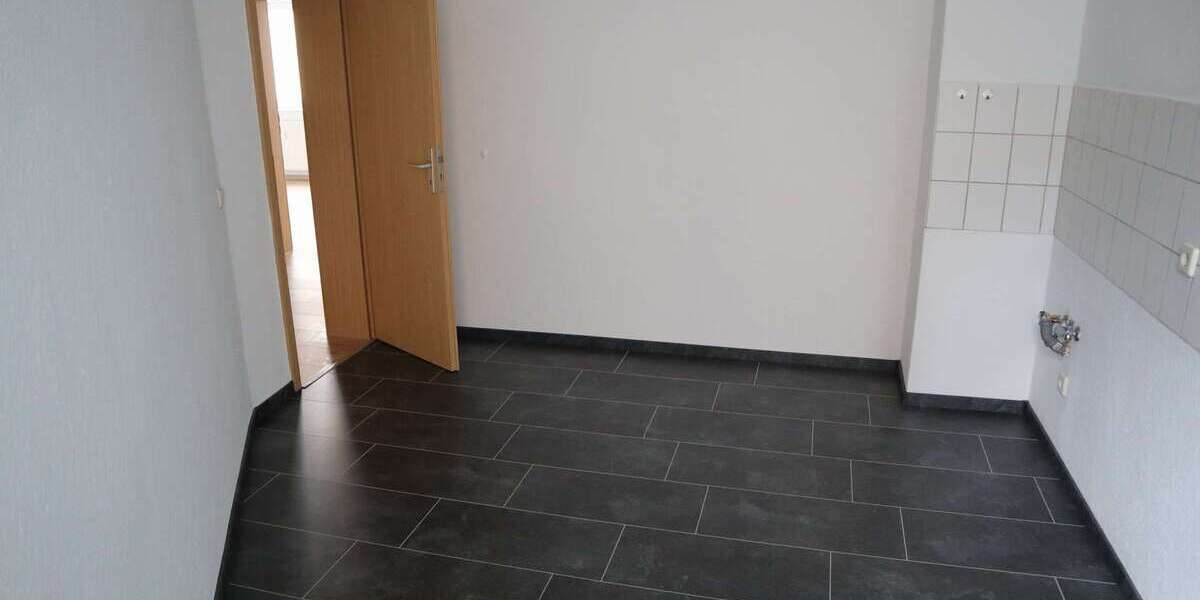 Etagenwohnung Plauen Neundorfer Vorstadt - 2 Zimmer, 50 m&sup2;, 275&euro; | Angebot:25234737