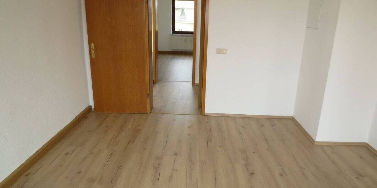 Etagenwohnung Plauen Westend - 2 Zimmer, 53 m&sup2;, 215&euro; | Angebot:25985038