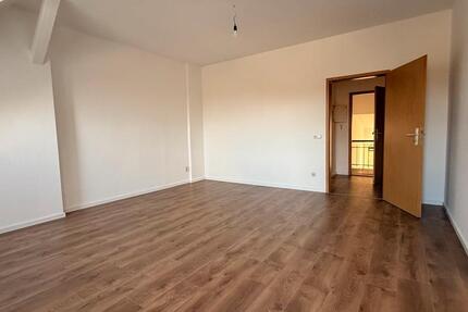 Wohnung Plauen Altstadt - 2 Zimmer, 55 m&sup2;, 300&euro; | Angebot:25778198