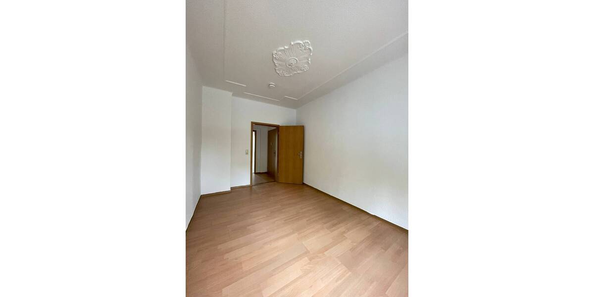 Etagenwohnung Plauen Stadtmitte - 3 Zimmer, 63 m&sup2;, 300&euro; | Angebot:25674922