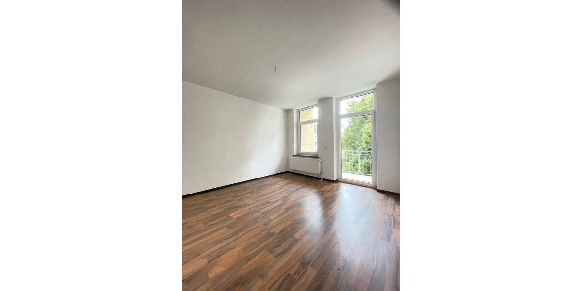 Etagenwohnung Plauen Stadtmitte - 3 Zimmer, 68 m&sup2;, 350&euro; | Angebot:25731866