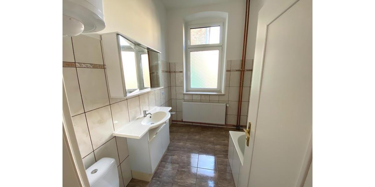 Etagenwohnung Plauen - 2 Zimmer, 63 m&sup2;, 355&euro; | Angebot:25055996