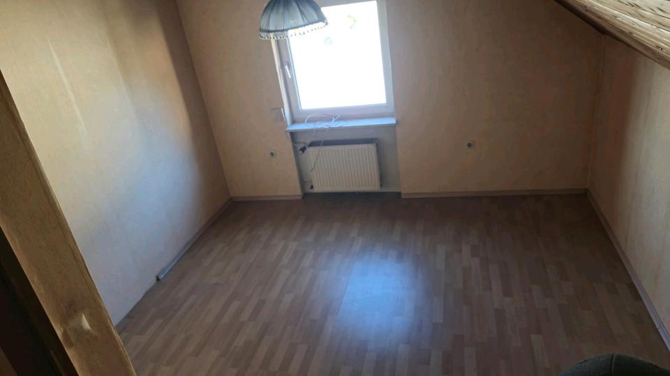 Einfamilienhaus Nordhalben - 6 Zimmer, 240 m&sup2;, 45.000&euro; | Angebot:26022807