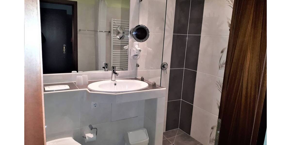 Gewerbeobjekt Markneukirchen Erlbach - 650.000&euro; | Angebot:25675569