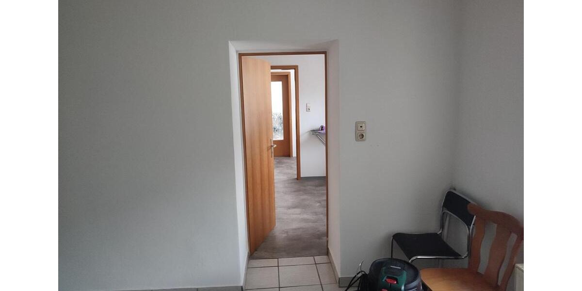 Etagenwohnung Leupoldsgrün - 1 Zimmer, 140 m&sup2;, 350&euro; | Angebot:24676465