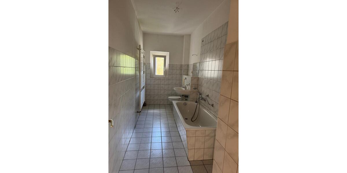 Dachgeschoßwohnung Plauen Bahnhofsvorstadt - 2 Zimmer, 62 m&sup2;, 274&euro; | Angebot:23174561