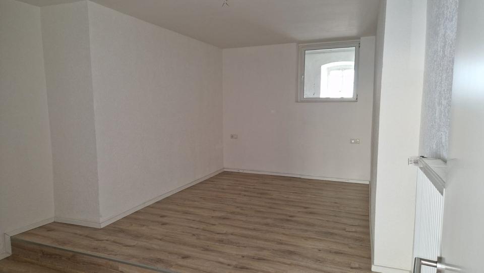 Etagenwohnung Lichtenberg - 3 Zimmer, 74 m&sup2;, 500&euro; | Angebot:25281016