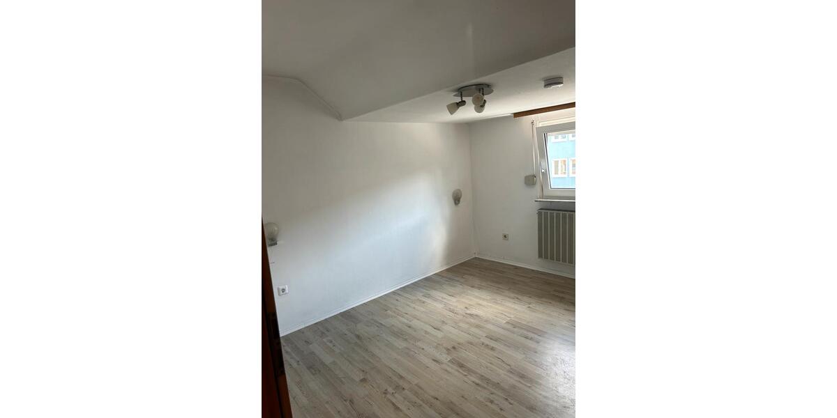 Etagenwohnung Hof Altstadt - 2 Zimmer, 35 m&sup2;, 350&euro; | Angebot:26040572