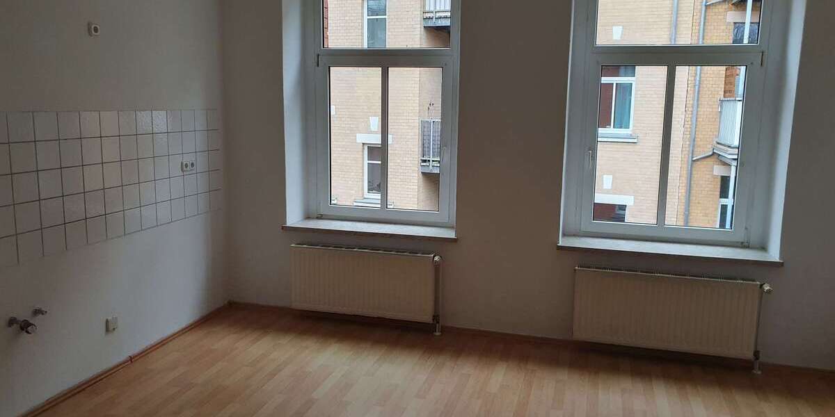 Etagenwohnung Plauen Neundorfer Vorstadt - 2 Zimmer, 67 m&sup2;, 390&euro; | Angebot:23641468