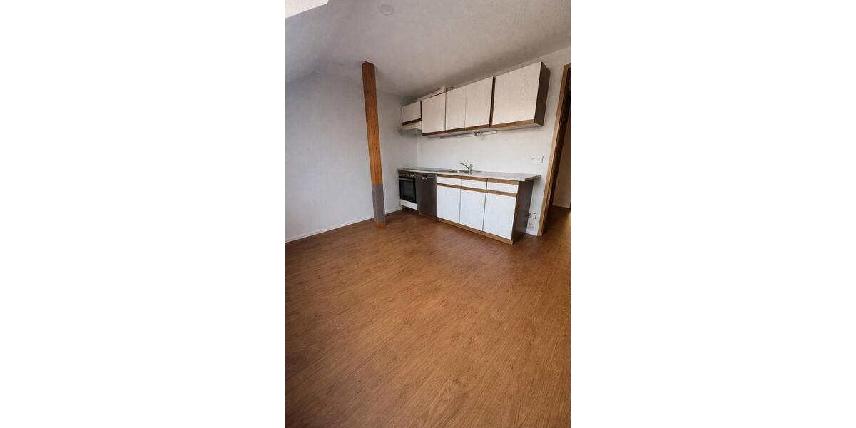 Dachgeschoßwohnung Hof Altstadt - 3 Zimmer, 81 m&sup2;, 550&euro; | Angebot:26176515