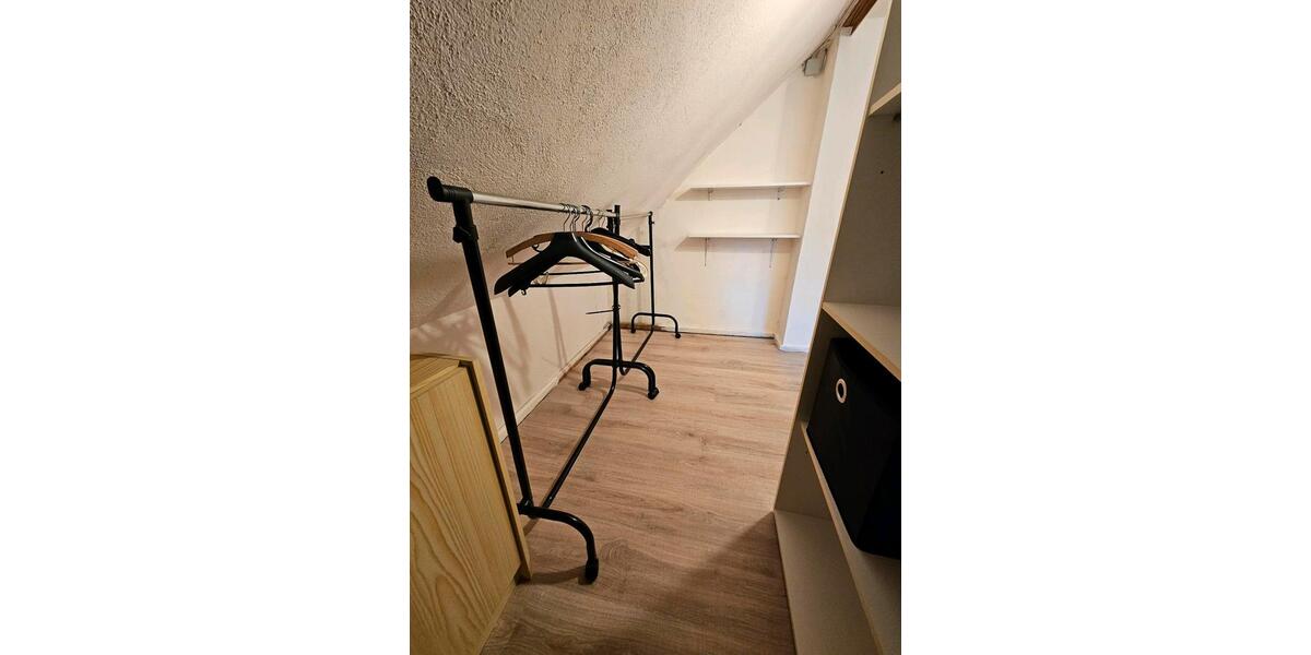 Dachgeschoßwohnung Weißdorf - 2 Zimmer, 30 m&sup2;, 310&euro; | Angebot:25329630