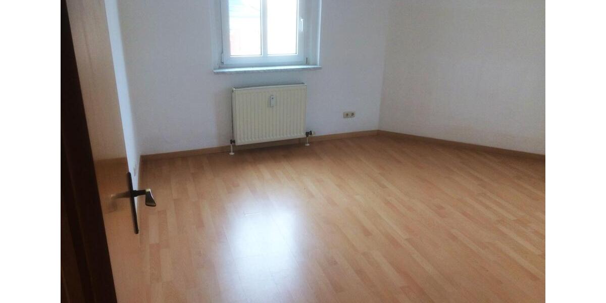 Etagenwohnung Plauen Bahnhofsvorstadt - 4 Zimmer, 77 m&sup2;, 325&euro; | Angebot:23838268