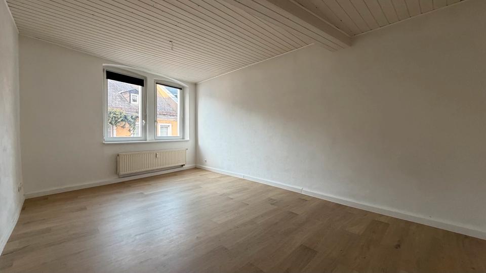 Etagenwohnung Hof Altstadt - 3 Zimmer, 85 m&sup2;, 680&euro; | Angebot:26101740