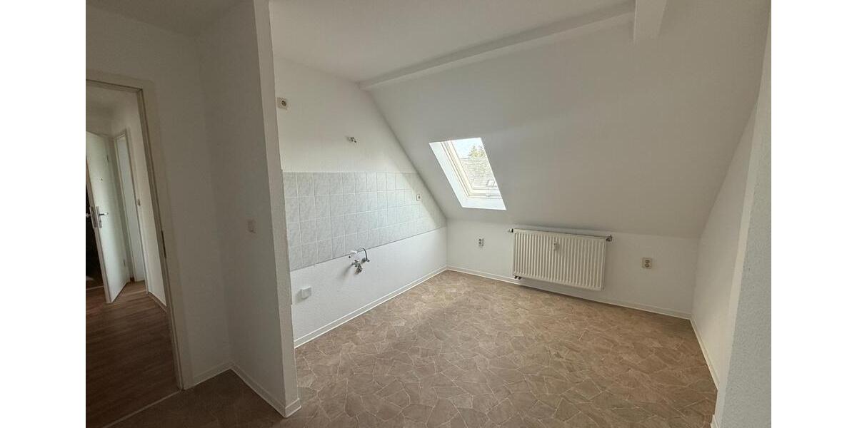 Dachgeschoßwohnung Plauen Altstadt - 2 Zimmer, 42 m&sup2;, 231&euro; | Angebot:25415893