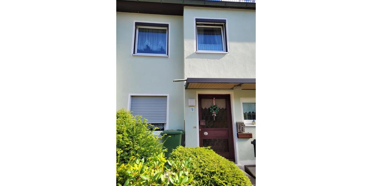 Reihenhaus Selb - 4 Zimmer, 100 m&sup2;, 185.000&euro; | Angebot:24102822