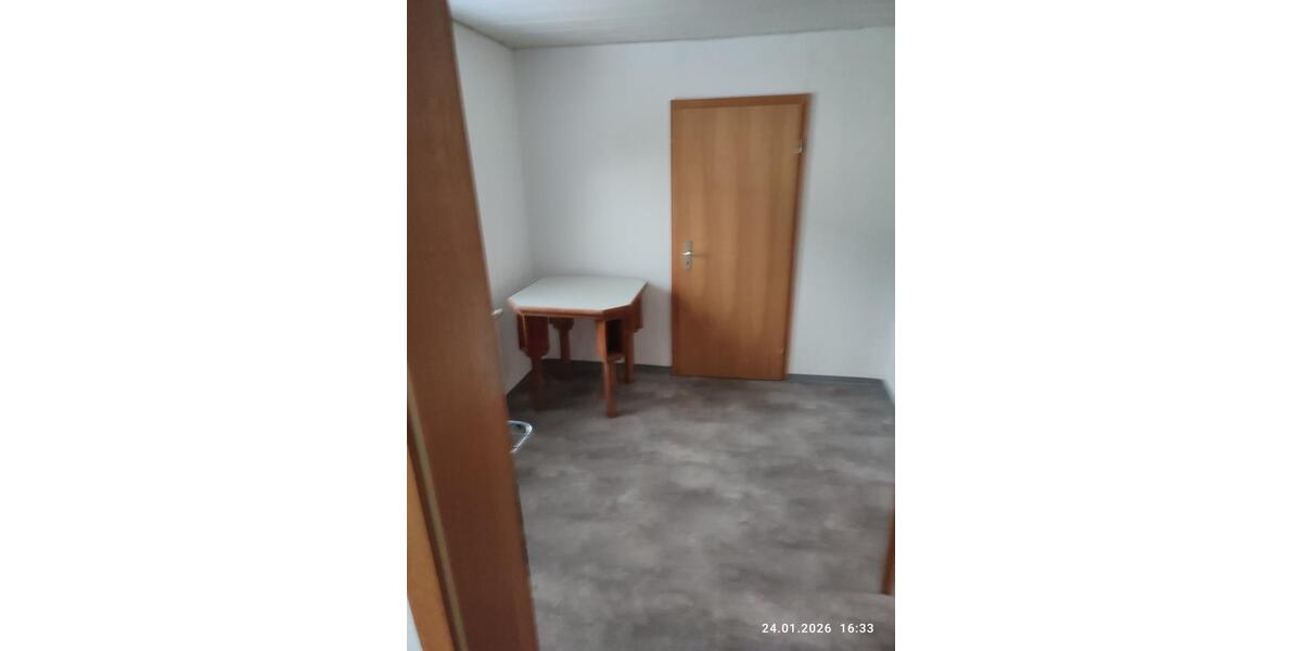 Etagenwohnung Leupoldsgrün - 1 Zimmer, 140 m&sup2;, 350&euro; | Angebot:24676465