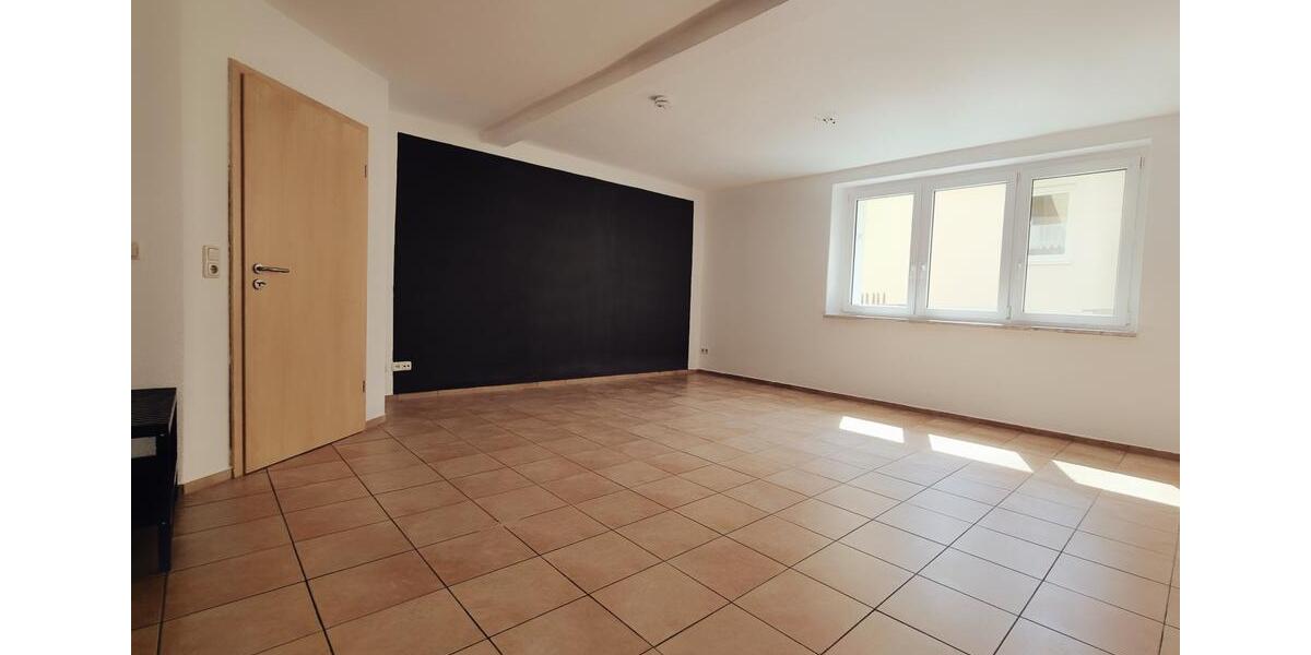 Etagenwohnung Schleiz - 2 Zimmer, 65 m&sup2;, 360&euro; | Angebot:24616021
