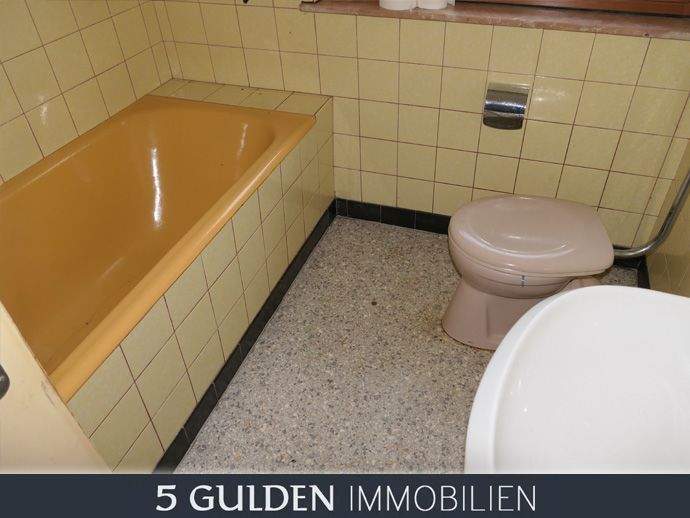 Mehrfamilienhaus, Wohnhaus Naila - 8 Zimmer, 140 m&sup2;, 139.000&euro; | Angebot:25735067