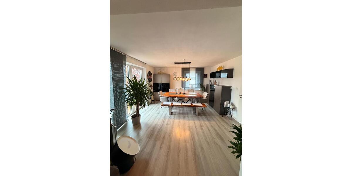 Etagenwohnung Selb - 4 Zimmer, 110 m&sup2;, 165.000&euro; | Angebot:26808268