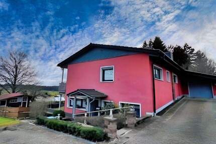 Haus Marktleugast - 7 Zimmer, 156 m&sup2;, 325.000&euro; | Angebot:25687080