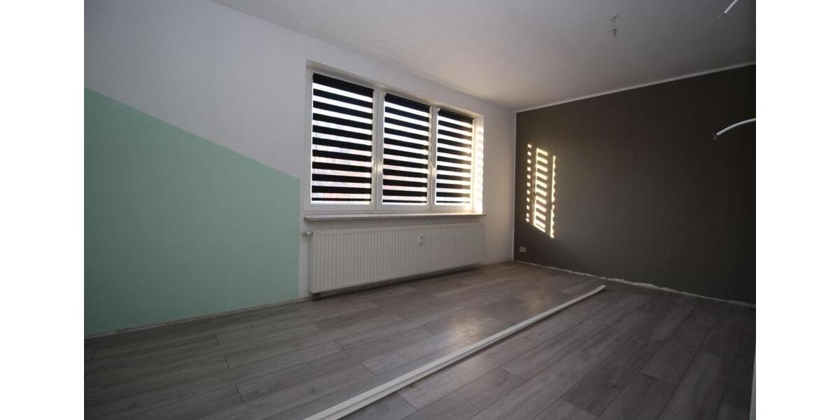Dachgeschoßwohnung Plauen - 3 Zimmer, 85 m&sup2;, 411&euro; | Angebot:24438631