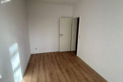 Wohnung Plauen Stadtmitte - 3 Zimmer, 68 m&sup2;, 375&euro; | Angebot:26155802
