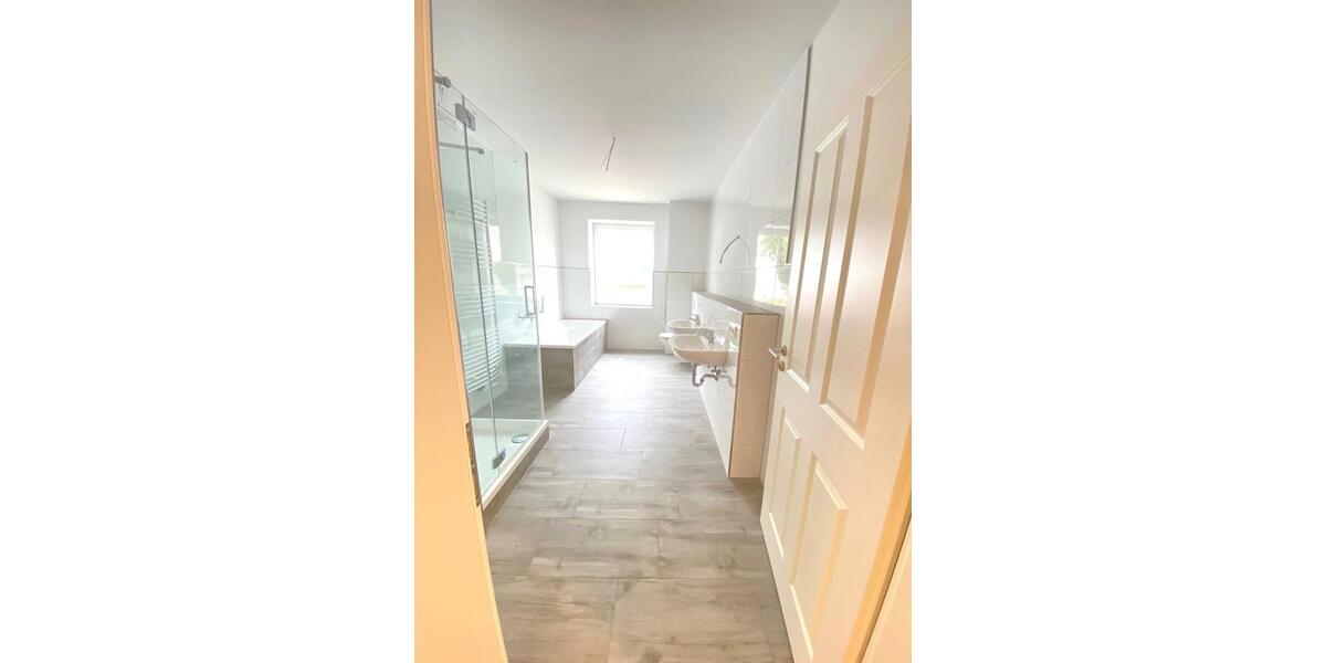 Etagenwohnung Plauen Bahnhofsvorstadt - 7 Zimmer, 175 m&sup2;, 1.499&euro; | Angebot:20832866