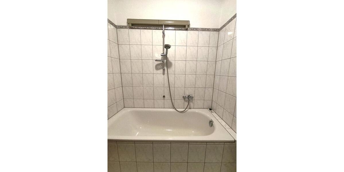 Erdgeschoßwohnung Plauen Altstadt - 2 Zimmer, 66 m&sup2;, 280&euro; | Angebot:25342739